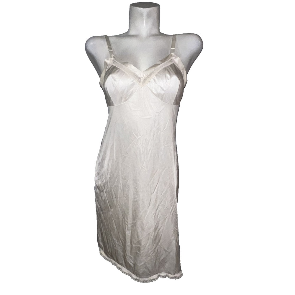 Lorraine Vintage Full Slip Cream Lace Trim Antron III Nylon Tall 36‎ Made in USA